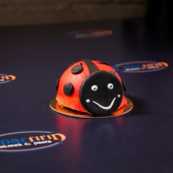 Uğur Böceği Mini Pasta