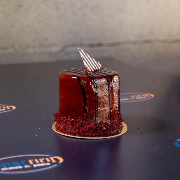 Krokanlı Mini Pasta