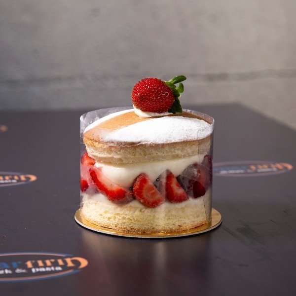 Çilekli Alman Mini Pasta