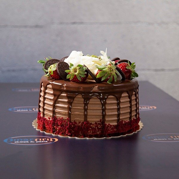 Çilekli-Çikolatalı Pasta